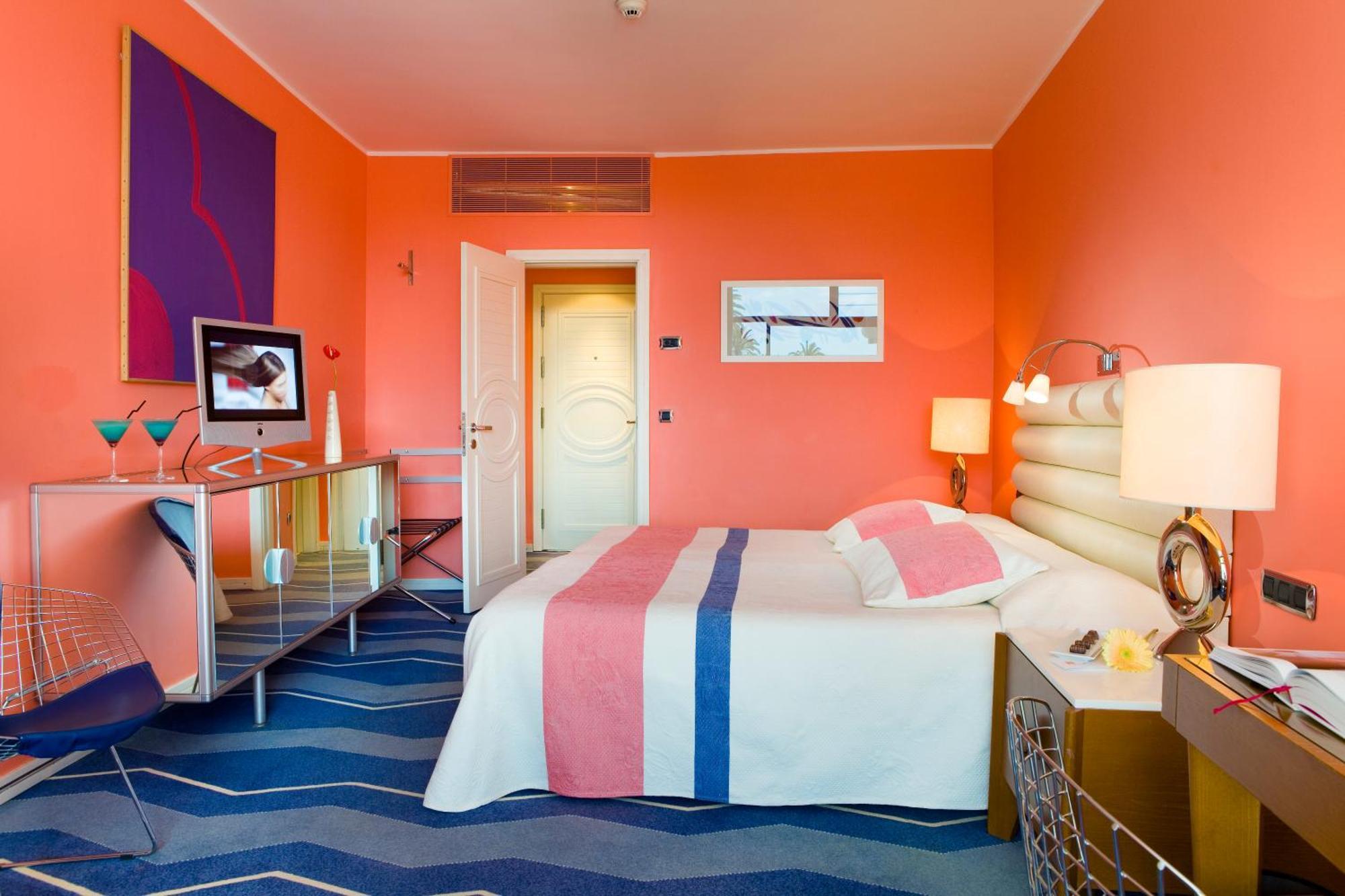 Twin Room Sea or Pool Views